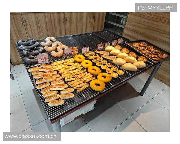 蛋糕面包的魅力探秘：从制作工艺到口感享受的全方位解析